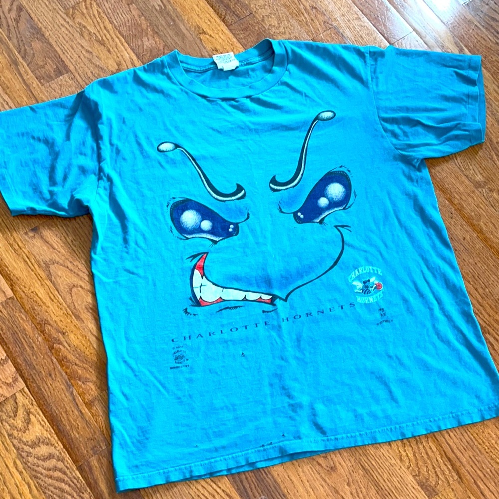 Vintage Charlotte Hornets T-shirt